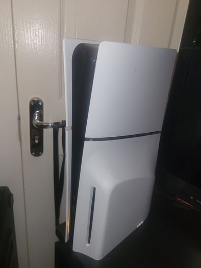 pS5 Slim