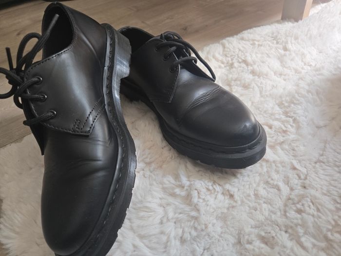 Ladies Dr Martens shoes