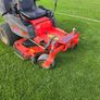 Simplicity SZT350 Zero turn 52 Cut Image 2