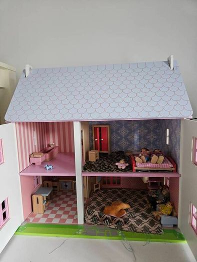 Dollhouse