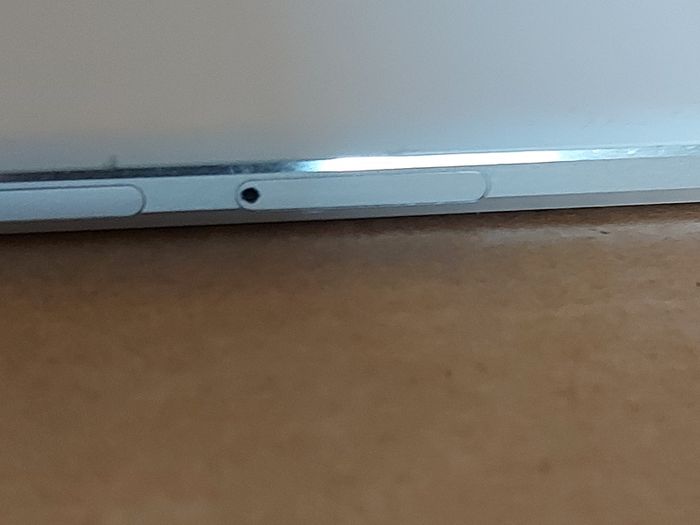 Samsung Galaxy A8, 32GB, 2GB Ram, Model SCV32, Android 7.0, in excellent cosmetic and working Condition
