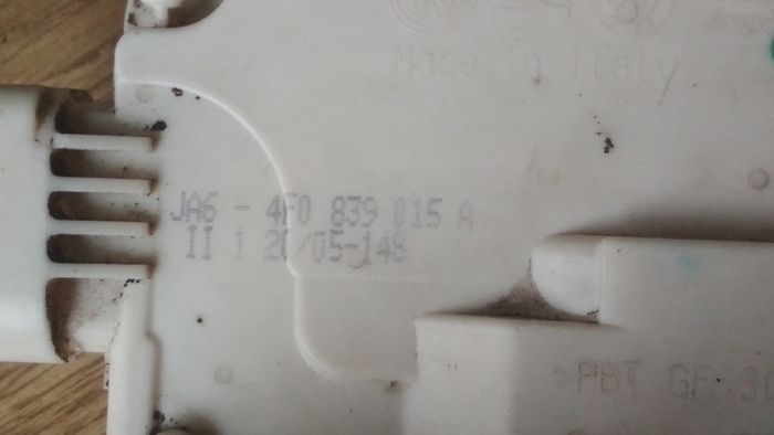 Audi A6C6 rear door lock 9 pin 4F0839015A