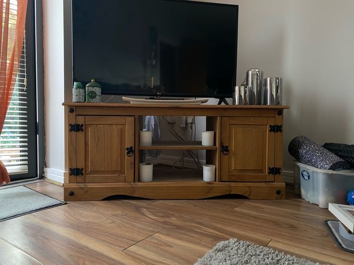 TV Caninet