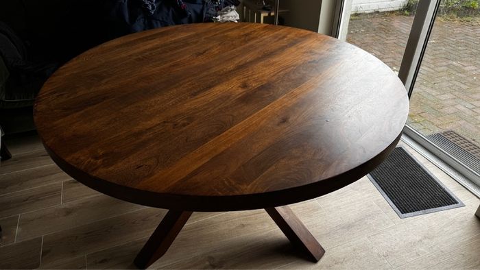 Round Dining Table with Starburst Legs, Ex Display Like New