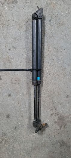 toyota hilux surf rear door dampers