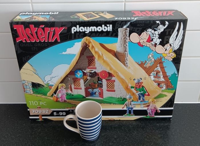 2 Playmobil Asterix playsets  (NEW)