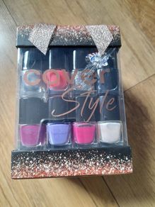 Unopened nail polish set