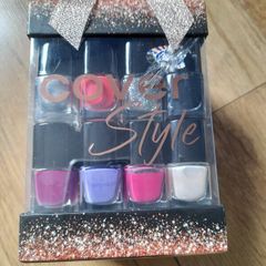 Unopened nail polish set