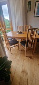 I am selling a table and chairs (6 chairs), they are in very good condition, preserved and stable. For all information, send a message, personal collection,