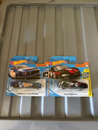 Hot Wheels Ford Mustang 4 each