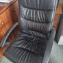 Desk and office chair Image 3
