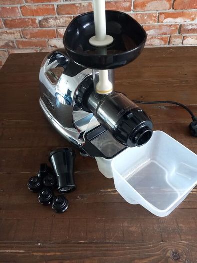 Omega 8006 Slow Juicer