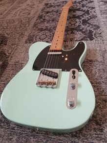 Fender Telecaster -very special model. Not your ordinary telecaster. (50's Modified model)
