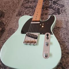 Fender Telecaster -very special model. Not your ordinary telecaster. (50's Modified model)