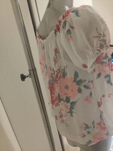 Italian floral blouse size UK12/14 EU40/42