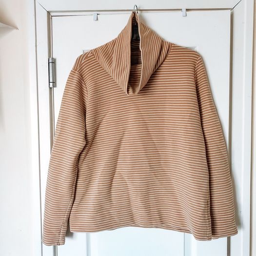 Paul Costello jumper size L
