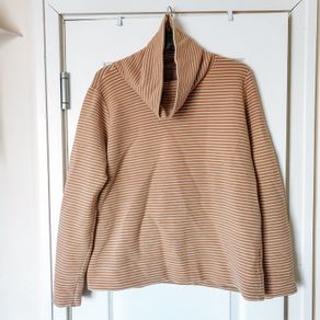 Paul Costello jumper size L