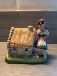 Vintage Money Box Of A Lady And A Thatched Cottage - An Tseapain Tir Dheanta