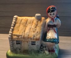 Vintage Money Box Of A Lady And A Thatched Cottage - An Tseapain Tir Dheanta