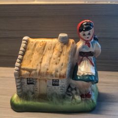 Vintage Money Box Of A Lady And A Thatched Cottage - An Tseapain Tir Dheanta