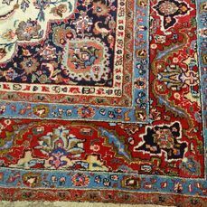 Huge P.ersian Medallion Rug 3.55m x 2.55m (MED)