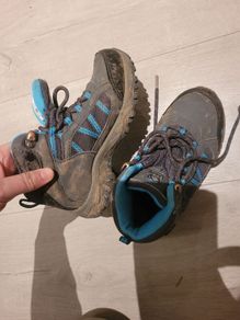 kids hiking boots