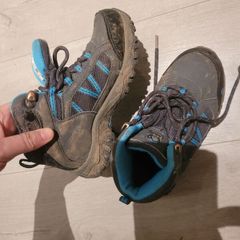 kids hiking boots