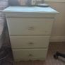 chest of drawers & 2 bedside lockers Image 4
