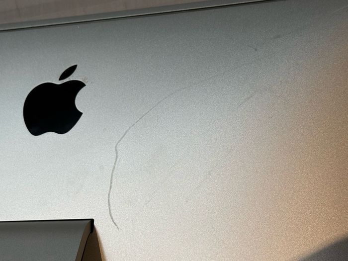 Apple iMac 21.5 inch Mid 2011 Core i5 - needs hard drive/OS