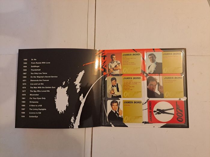 James Bond 007 Actors Rare Phonecard  Set In Special James Bond 007 Folder. Brand New 1996