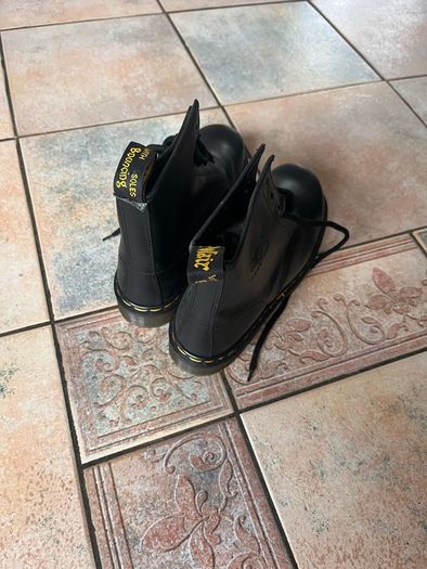 Dr Marten safety boots