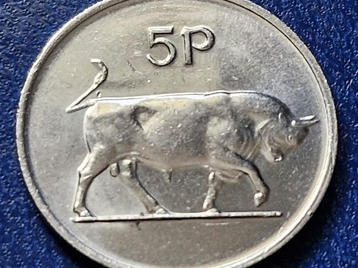 Ireland Unc 1980 Decimal 5 pence Large type