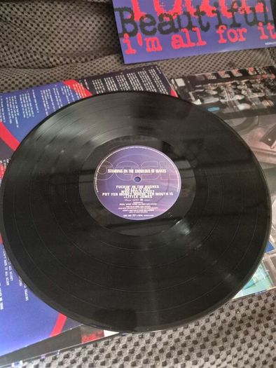 oasis standing on the shoulder of giants vinyl lp