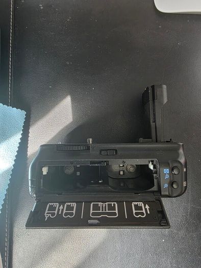 Canon battery grip BG-E2N