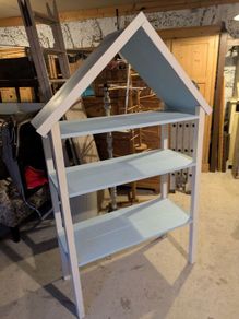 Beach Hut Shelving Stand