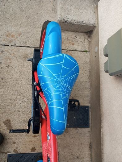 Kids spiderman bike size 16 inch wheels