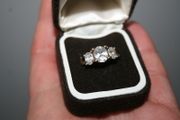 Stunning Radiant Round  Ring 9c Solid Real Gold 375 -  2,9g