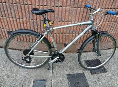 Giant hybrid bike