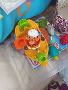 Tomy Bath Toys X 8 Items.