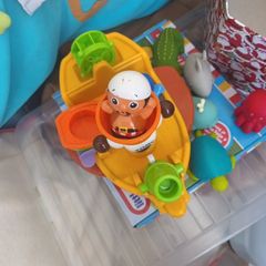 Tomy Bath Toys X 8 Items.