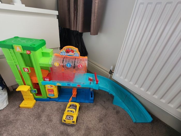 Toy garage