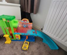 Toy garage