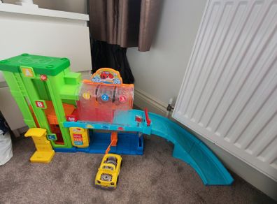 Toy garage