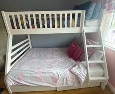 Triple bunk bed