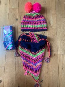 Mim Pi Hat, Scarf & Tights
