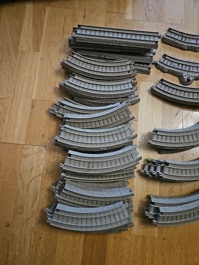 Huge selection of Thomas the Tank engine Tracks.