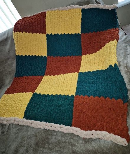 Custom Handmade Chunky Knit Blankets Available