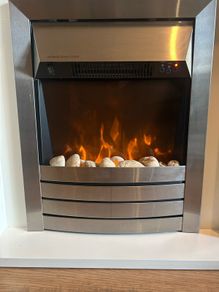 Electric fireplace with remote control
