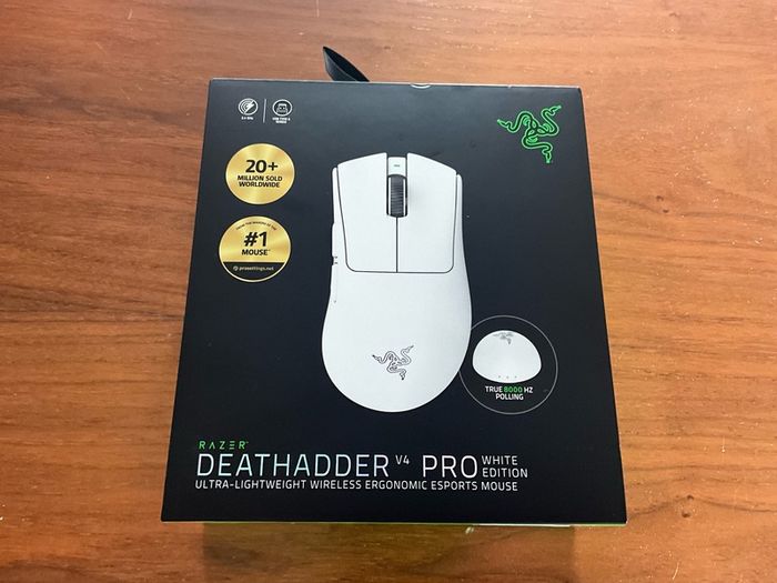 Razor Deathadder V4 White edition