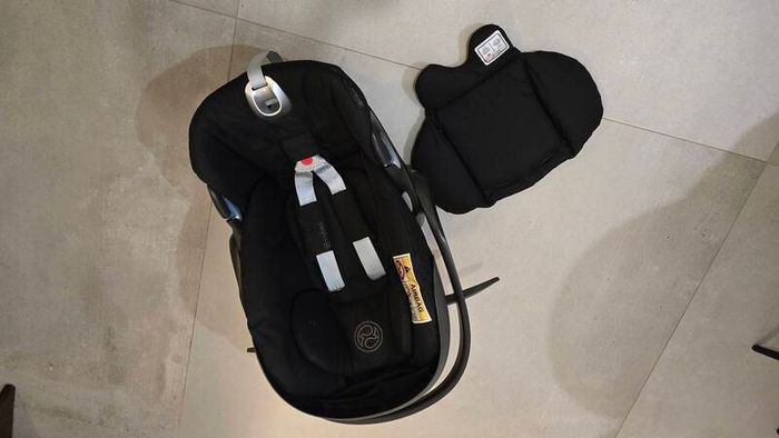 Cybex Cloud Z i-Size Infant Car Seat (0-24 Months) - Black